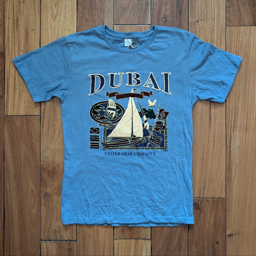 Dubai Vintage Puff Print Travel T-shirt (L)